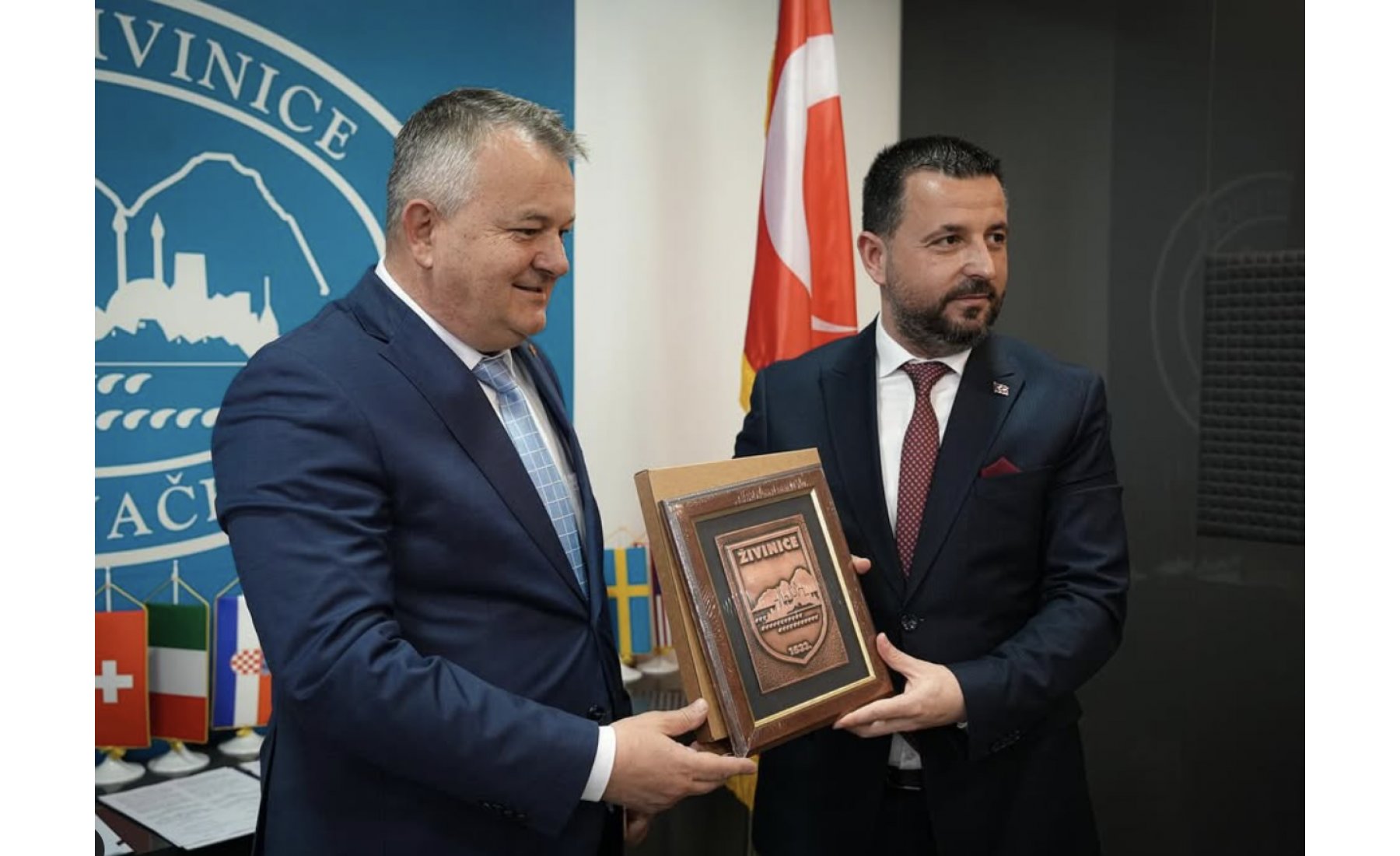 ASRİAD Sakarya ile Zivinice Belediyesi arasında imzalanan iyi niyet sözleşmesi, karşılıklı network paylaşımı ve güçlü ticari iş birliklerinin temelini oluş