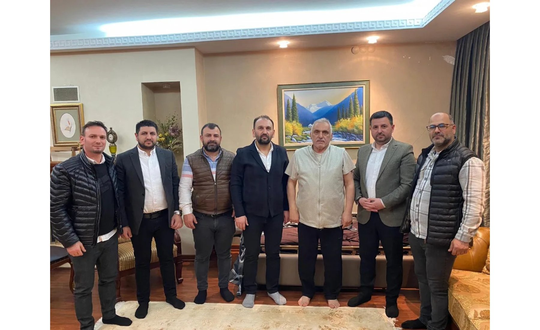 Geçtiğimiz günlerde trafik kazası geçirmiş olan ve evinde istirahatini sürdüren Sakarya Milletvekili Sn. Ali İnci’ye Başkanımız Sn. Rıdvan Ulusal, Yönetim 